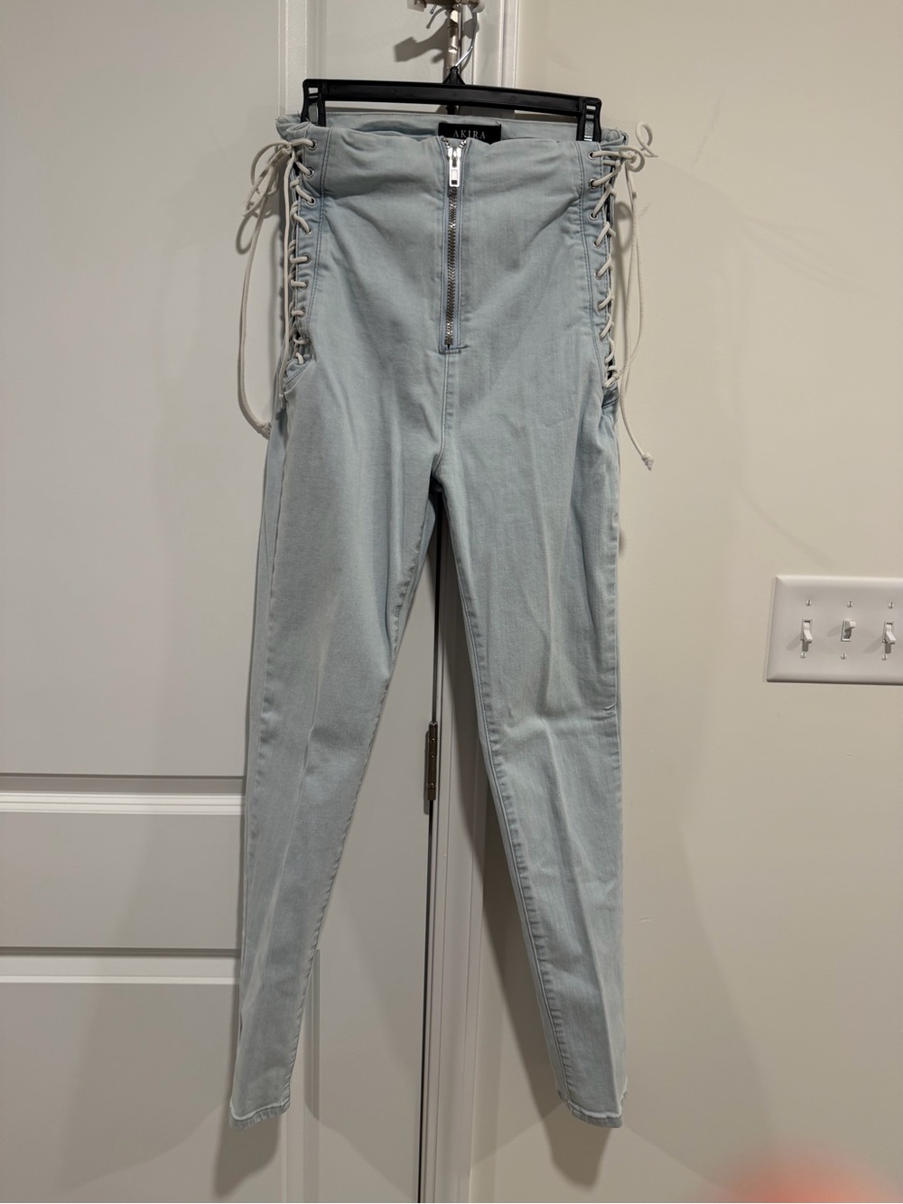 AKIRA Margot Light Wash High-Waist Lace-Up Skinny Jeans Size 13 (30)